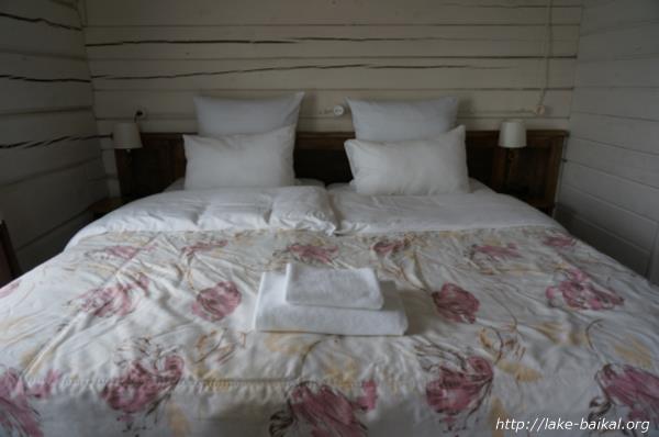 ホテル「マルーシャ」ベッド画像